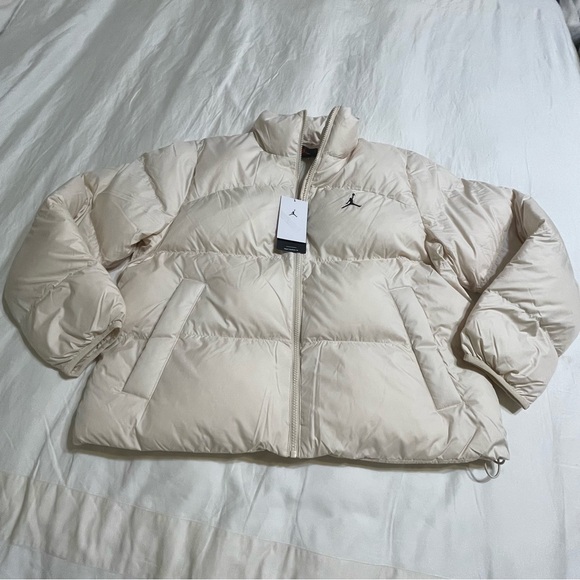 Nike - Air Jordan Black Puffer Jacket Women's Size Medium‎ - Picture 11 of 16